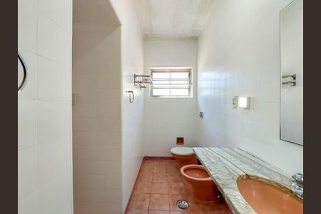 Casa à venda com 225m², 3 quartos e 2 vagasBanheiro 1