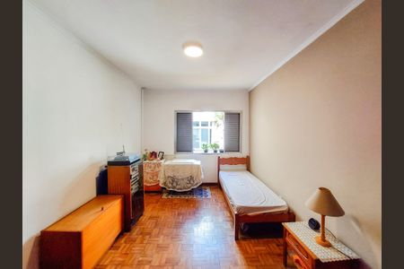 Casa à venda com 225m², 3 quartos e 2 vagasQuarto 3