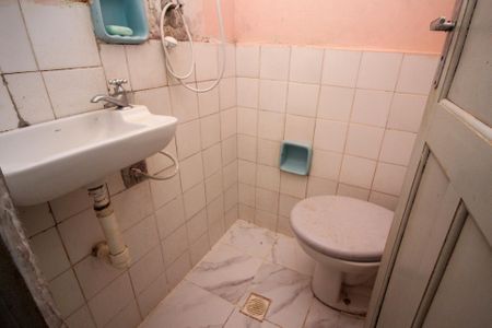 Casa à venda com 150m², 3 quartos e 2 vagasBanheiro da Suíte