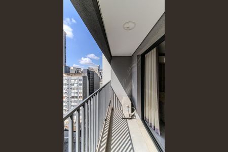 Studio à venda com 31m², 1 quarto e 1 vaga Studio à venda com 31m², 1 quarto e 1 vagaVaranda