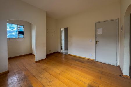 Apartamento à venda com 75m², 2 quartos e 1 vaga Apartamento à venda com 75m², 2 quartos e 1 vagaSala