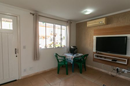 Casa de condomínio à venda com 73m², 3 quartos e 1 vagaSala