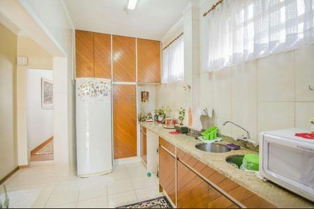 Casa à venda com 209m², 3 quartos e 4 vagas