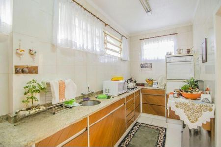 Casa à venda com 209m², 3 quartos e 4 vagas
