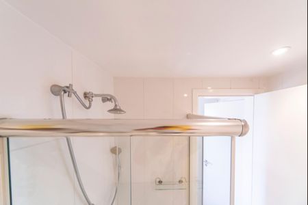 Apartamento para alugar com 128m², 3 quartos e 3 vagas Apartamento para alugar com 128m², 3 quartos e 3 vagasBanheiro da Suíte 1