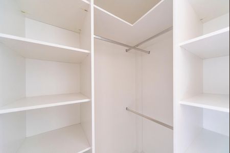 Apartamento para alugar com 128m², 3 quartos e 3 vagas Apartamento para alugar com 128m², 3 quartos e 3 vagasCloset do Quarto 3