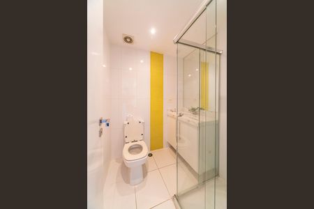 Apartamento para alugar com 128m², 3 quartos e 3 vagas Apartamento para alugar com 128m², 3 quartos e 3 vagasBanheiro da Suíte 1