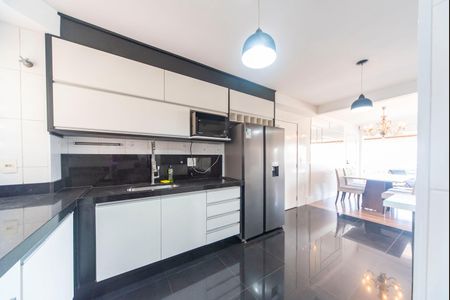 Apartamento para alugar com 128m², 3 quartos e 3 vagas Apartamento para alugar com 128m², 3 quartos e 3 vagasCozinha