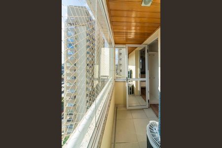 Apartamento para alugar com 128m², 3 quartos e 3 vagas Apartamento para alugar com 128m², 3 quartos e 3 vagasVaranda da Suíte 3