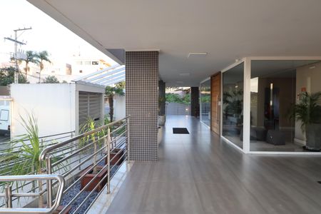 Apartamento à venda com 131m², 2 quartos e 3 vagasHall de entrada