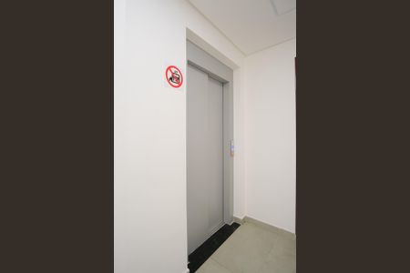 Apartamento à venda com 35m², 2 quartos e sem vagaÁrea comum