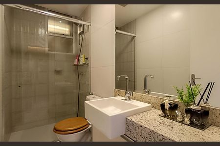 Apartamento à venda com 120m², 3 quartos e 2 vagasBanheiro 