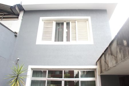 Casa à venda com 240m², 4 quartos e 2 vagasFachada