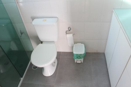 Casa à venda com 240m², 4 quartos e 2 vagasBanheiro da Suíte 2