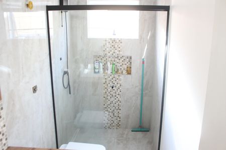 Casa à venda com 240m², 4 quartos e 2 vagasBanheiro da Suíte 1