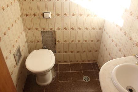 Casa à venda com 240m², 4 quartos e 2 vagasBanheiro da Suíte 3