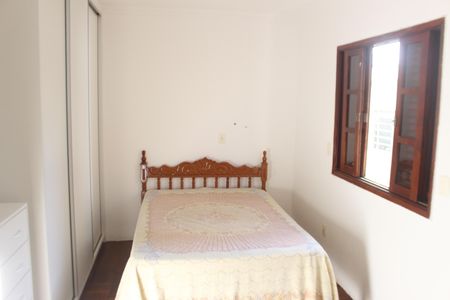 Casa à venda com 240m², 4 quartos e 2 vagasSuíte 2