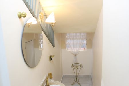 Casa à venda com 240m², 4 quartos e 2 vagasLavabo