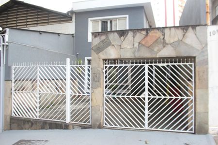 Casa à venda com 240m², 4 quartos e 2 vagasFachada