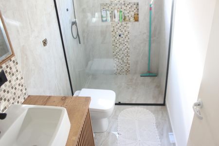 Casa à venda com 240m², 4 quartos e 2 vagasBanheiro da Suíte 1