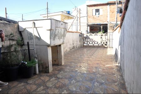 Casa à venda com 200m², 5 quartos e 1 vaga Casa à venda com 200m², 5 quartos e 1 vagaQuintal