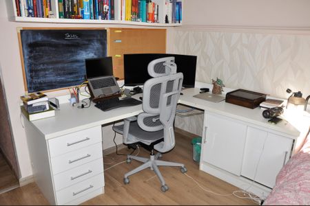 Casa à venda com 200m², 5 quartos e 1 vaga Casa à venda com 200m², 5 quartos e 1 vagaSuíte