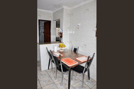 Casa à venda com 200m², 5 quartos e 1 vaga Casa à venda com 200m², 5 quartos e 1 vagaCozinha