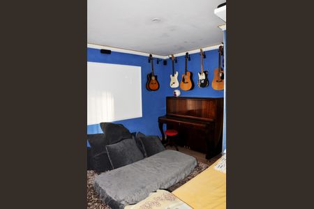 Casa à venda com 200m², 5 quartos e 1 vaga Casa à venda com 200m², 5 quartos e 1 vagaQuarto 01