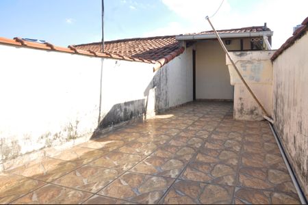 Casa à venda com 200m², 5 quartos e 1 vaga Casa à venda com 200m², 5 quartos e 1 vagaQuintal