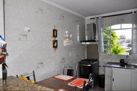 Casa à venda com 200m², 5 quartos e 1 vaga Casa à venda com 200m², 5 quartos e 1 vagaCozinha