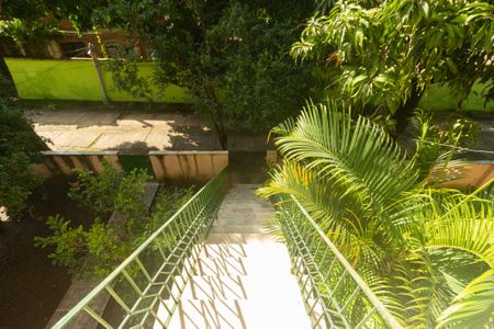 Apartamento para alugar com 92m², 3 quartos e 1 vaga Apartamento para alugar com 92m², 3 quartos e 1 vagaEscada