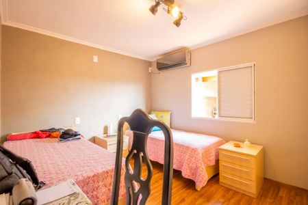 Casa à venda com 202m², 3 quartos e 2 vagas Casa à venda com 202m², 3 quartos e 2 vagasQuarto 2