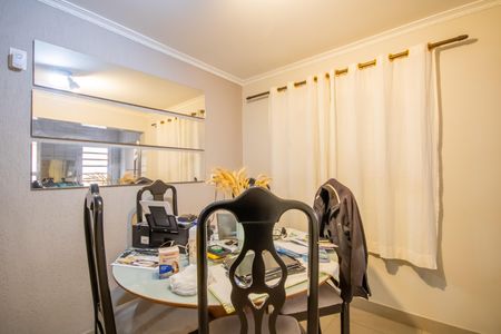 Casa à venda com 202m², 3 quartos e 2 vagas Casa à venda com 202m², 3 quartos e 2 vagasCopa