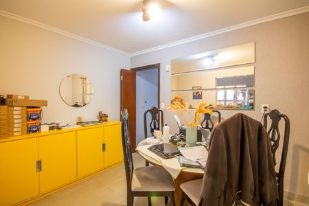 Casa à venda com 202m², 3 quartos e 2 vagas Casa à venda com 202m², 3 quartos e 2 vagasCopa