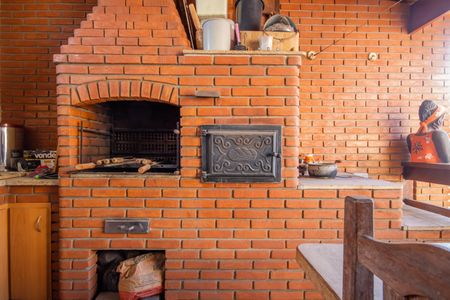 Casa à venda com 202m², 3 quartos e 2 vagas Casa à venda com 202m², 3 quartos e 2 vagasÁrea comum - Churrasqueira