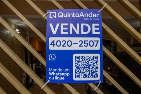 Casa à venda com 202m², 3 quartos e 2 vagas Casa à venda com 202m², 3 quartos e 2 vagasPlaca