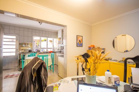 Casa à venda com 202m², 3 quartos e 2 vagas Casa à venda com 202m², 3 quartos e 2 vagasCopa