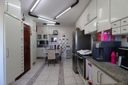 Apartamento à venda com 141m², 3 quartos e 2 vagasCozinha