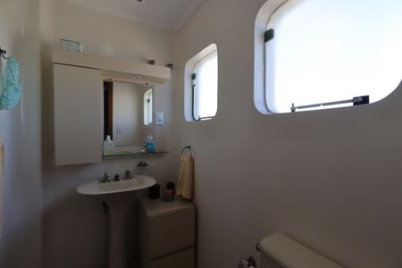 Apartamento à venda com 141m², 3 quartos e 2 vagasBanheiro da Suíte 1