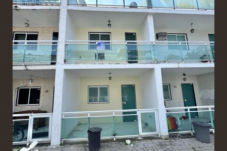 Casa de condomínio à venda com 132m², 3 quartos e 1 vagaFachada