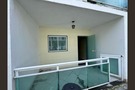 Casa de condomínio à venda com 132m², 3 quartos e 1 vagaVaranda