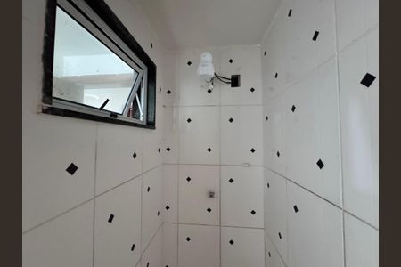 Casa de condomínio à venda com 132m², 3 quartos e 1 vagaSuíte 1 - Banheiro