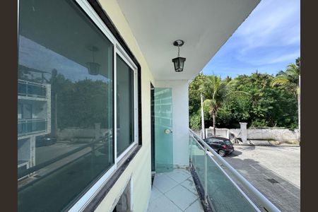 Casa de condomínio à venda com 132m², 3 quartos e 1 vagaSuíte 1 - Varanda