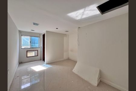 Casa de condomínio à venda com 132m², 3 quartos e 1 vagaSuíte 3