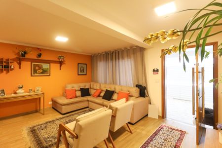 Casa à venda com 90m², 3 quartos e 2 vagasSala