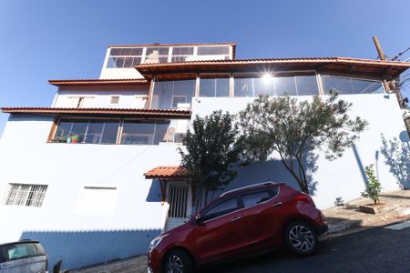 Casa à venda com 90m², 3 quartos e 2 vagasFachada