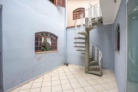 Casa à venda com 180m², 3 quartos e 2 vagas Casa à venda com 180m², 3 quartos e 2 vagasQuintal