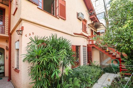 Casa para alugar com 380m², 5 quartos e 2 vagasFachada