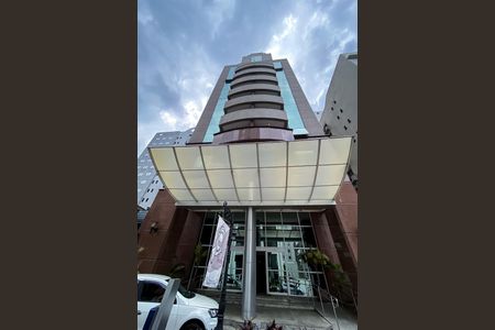 Apartamento à venda com 30m², 2 quartos e 1 vaga Apartamento à venda com 30m², 2 quartos e 1 vagaFachada