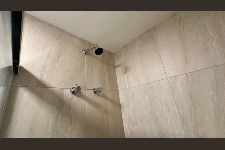 Banheiro da suíte de apartamento à venda com 1 quarto, 31m² em Campo Belo, São Paulo